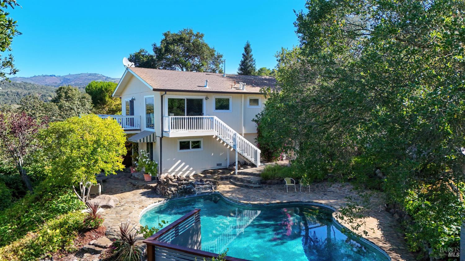 17217 Hillcrest Avenue Sonoma CA 95476