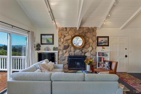 17217 Hillcrest Avenue Sonoma CA 95476