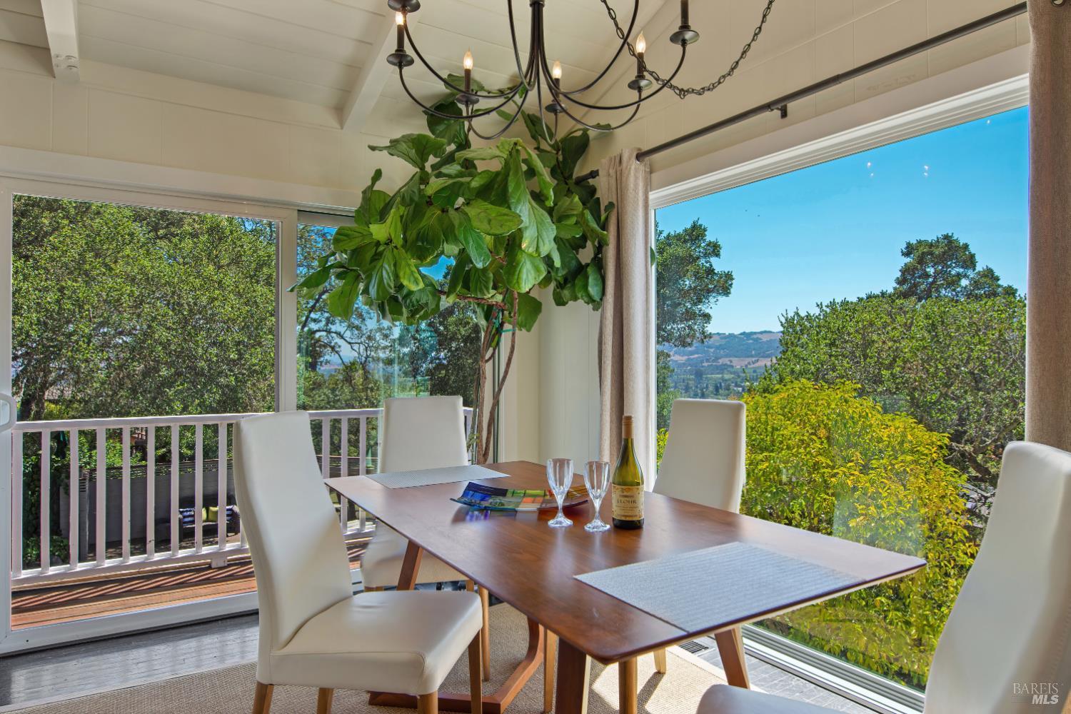 17217 Hillcrest Avenue Sonoma CA 95476