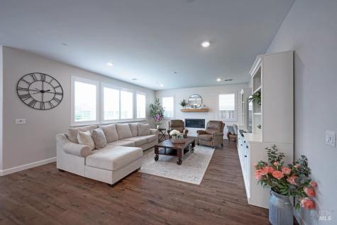 7447 Wendy Drive Rohnert Park CA 94928
