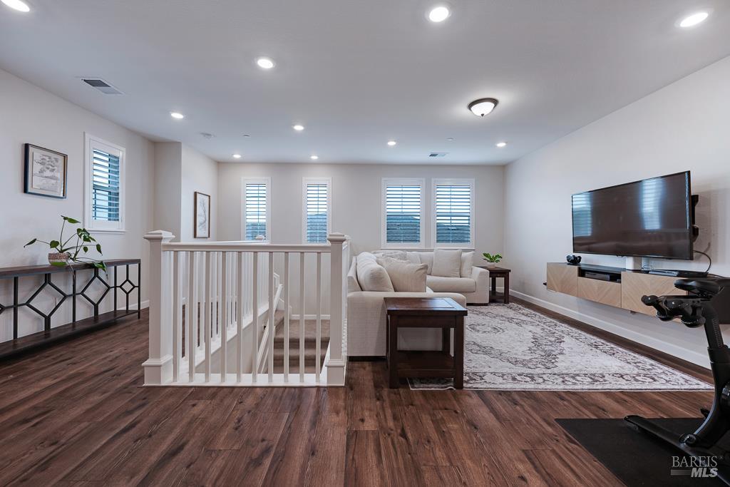 7447 Wendy Drive Rohnert Park CA 94928