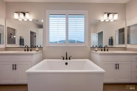 7447 Wendy Drive Rohnert Park CA 94928