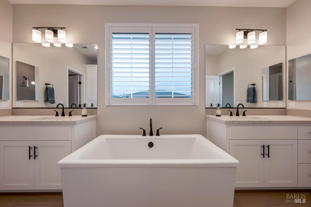 7447 Wendy Drive Rohnert Park CA 94928