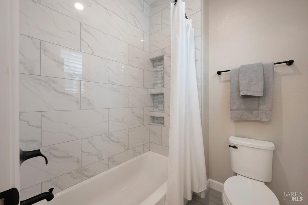 7447 Wendy Drive Rohnert Park CA 94928