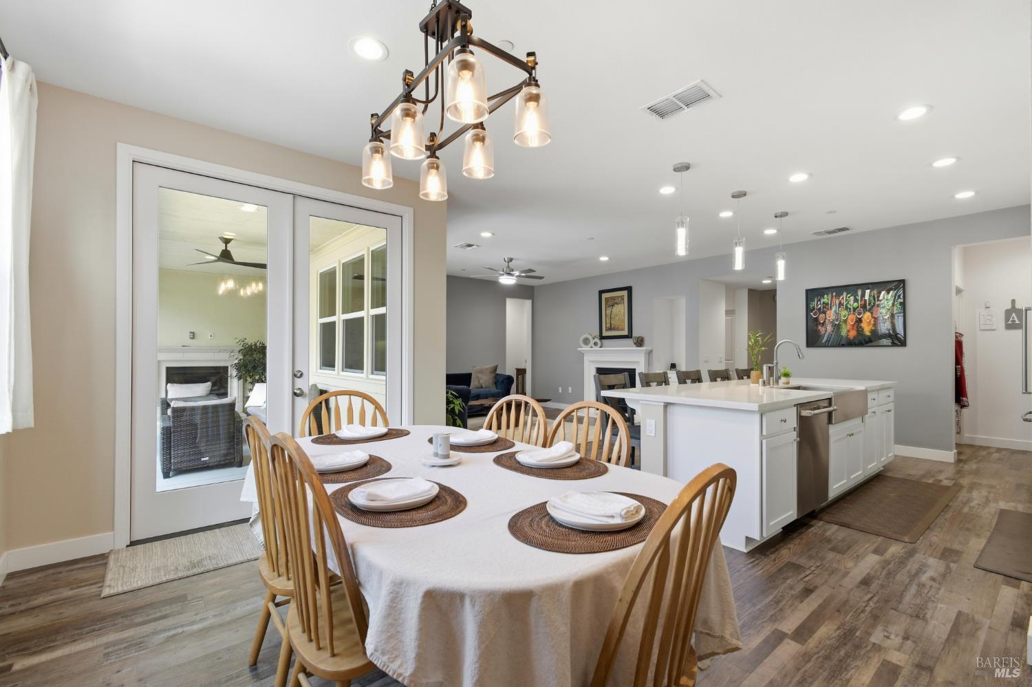 2571 Estery Lane Santa Rosa CA 95403