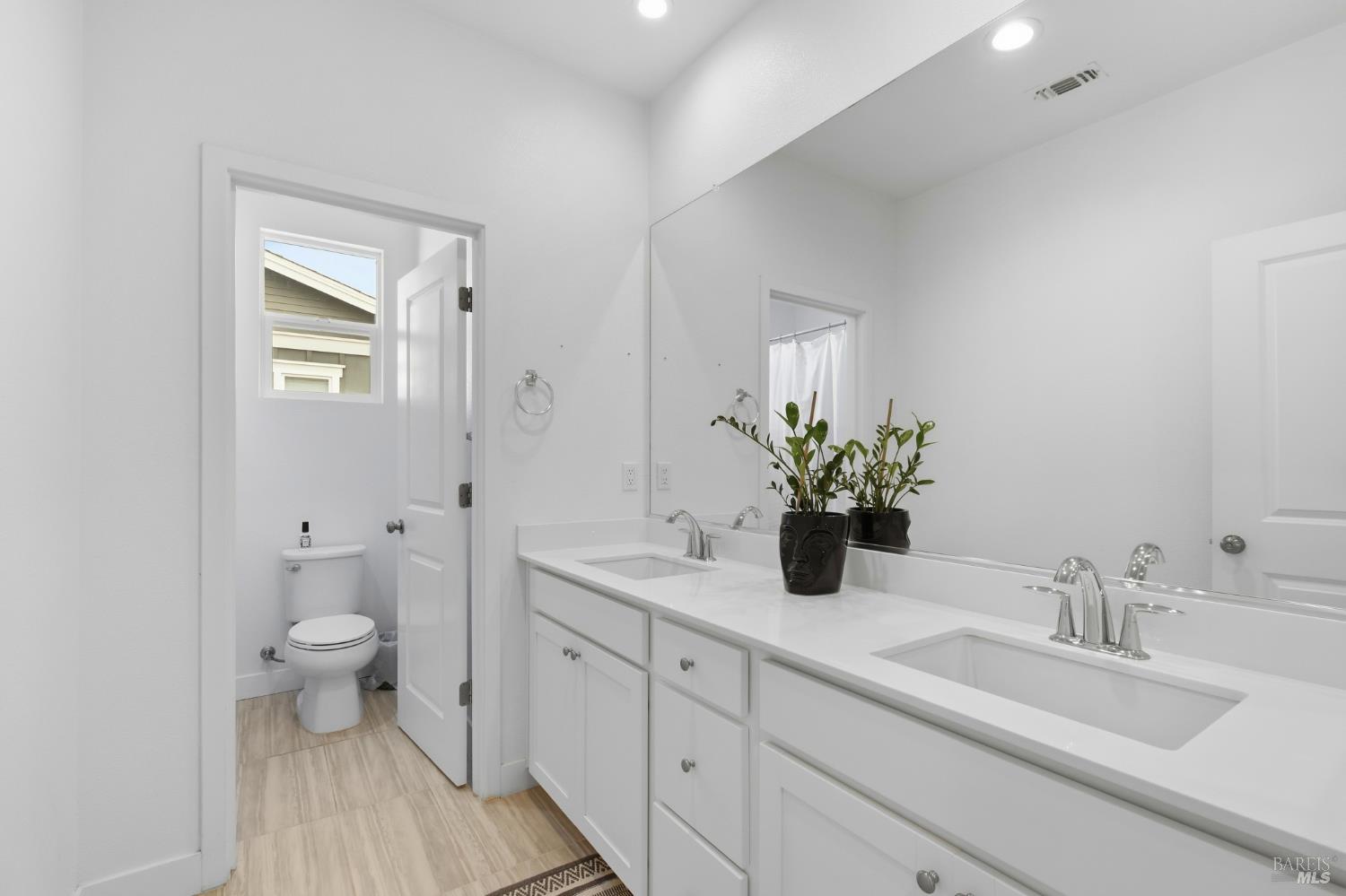 2571 Estery Lane Santa Rosa CA 95403