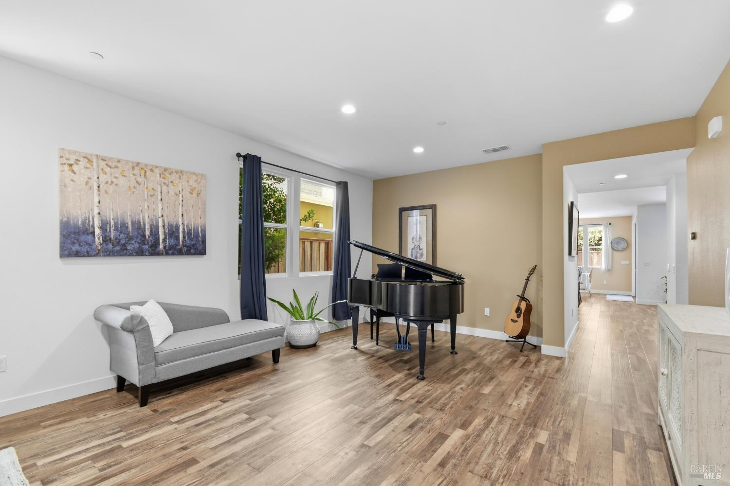 2571 Estery Lane Santa Rosa CA 95403