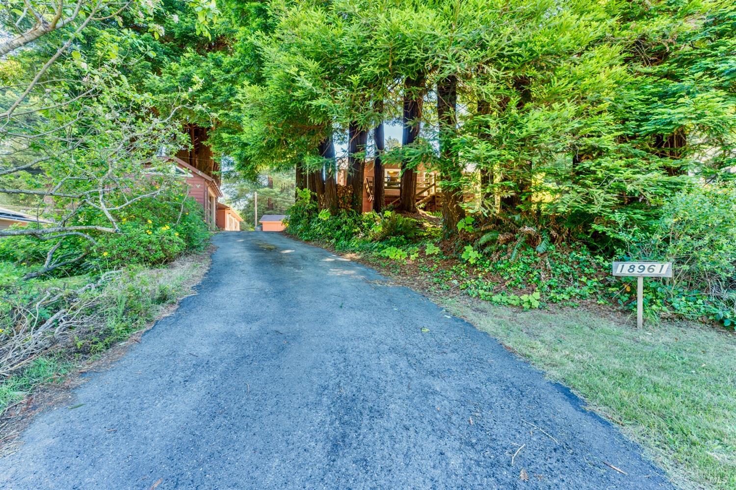 18961 Symes Lane Fort Bragg CA 95437
