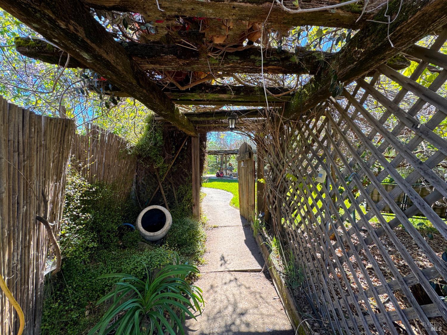 3997 Eastside Calpella Road Ukiah CA 95482