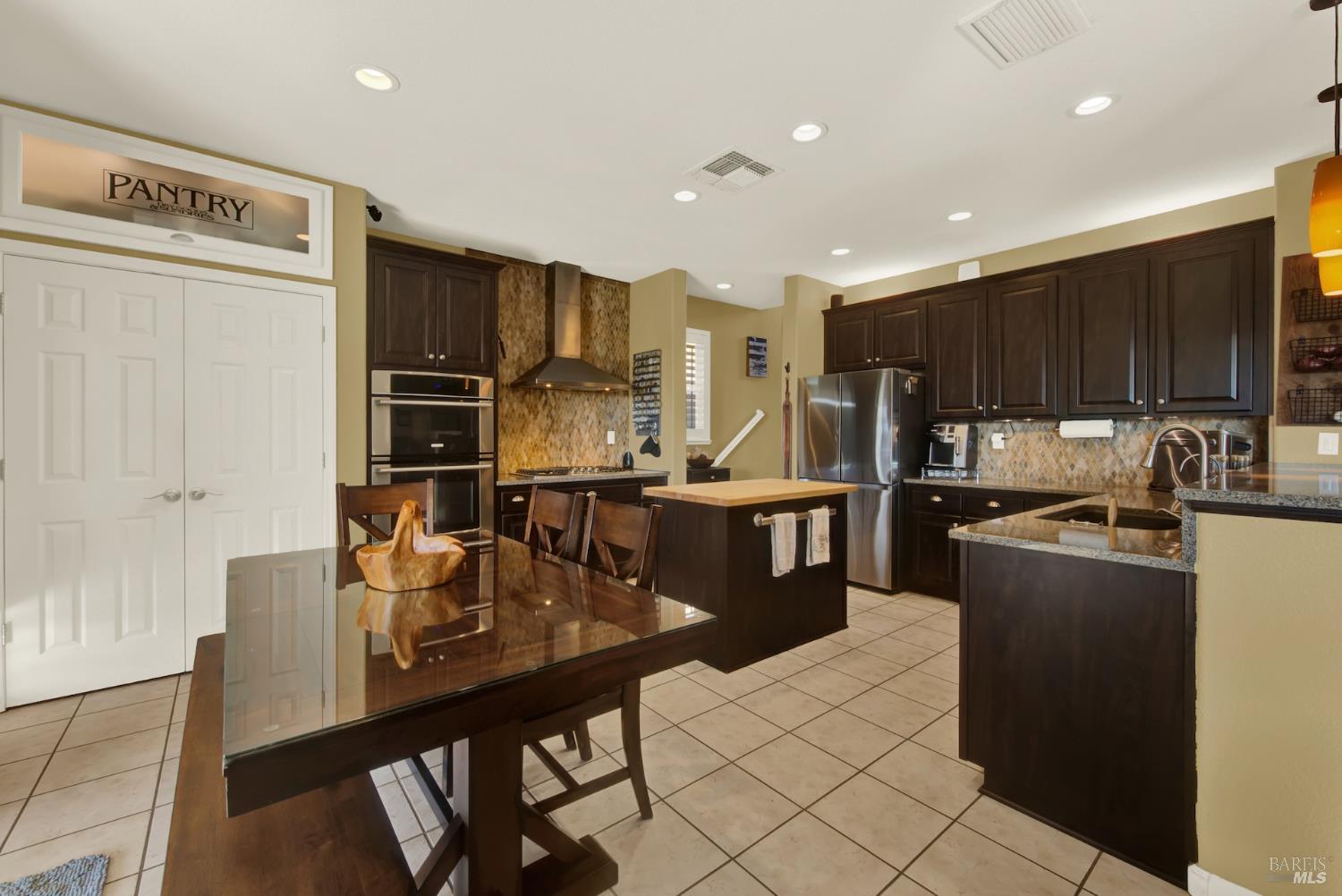 670 Ruby Drive Vacaville CA 95687