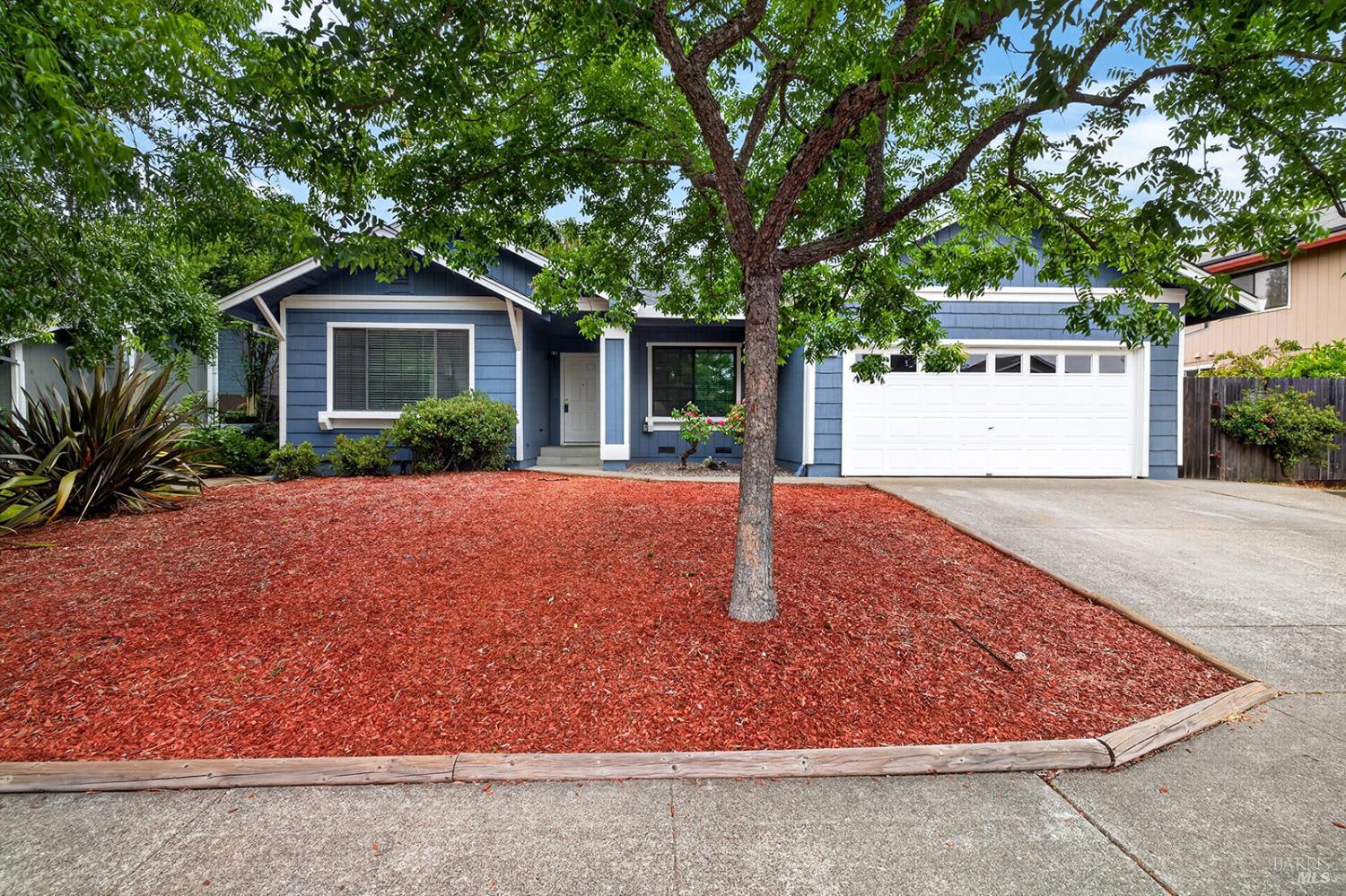 527 Mallory Avenue Windsor CA 95492