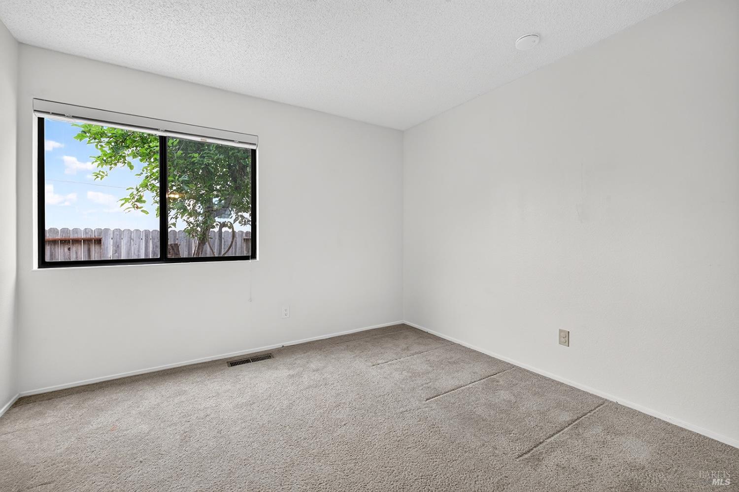 527 Mallory Avenue Windsor CA 95492