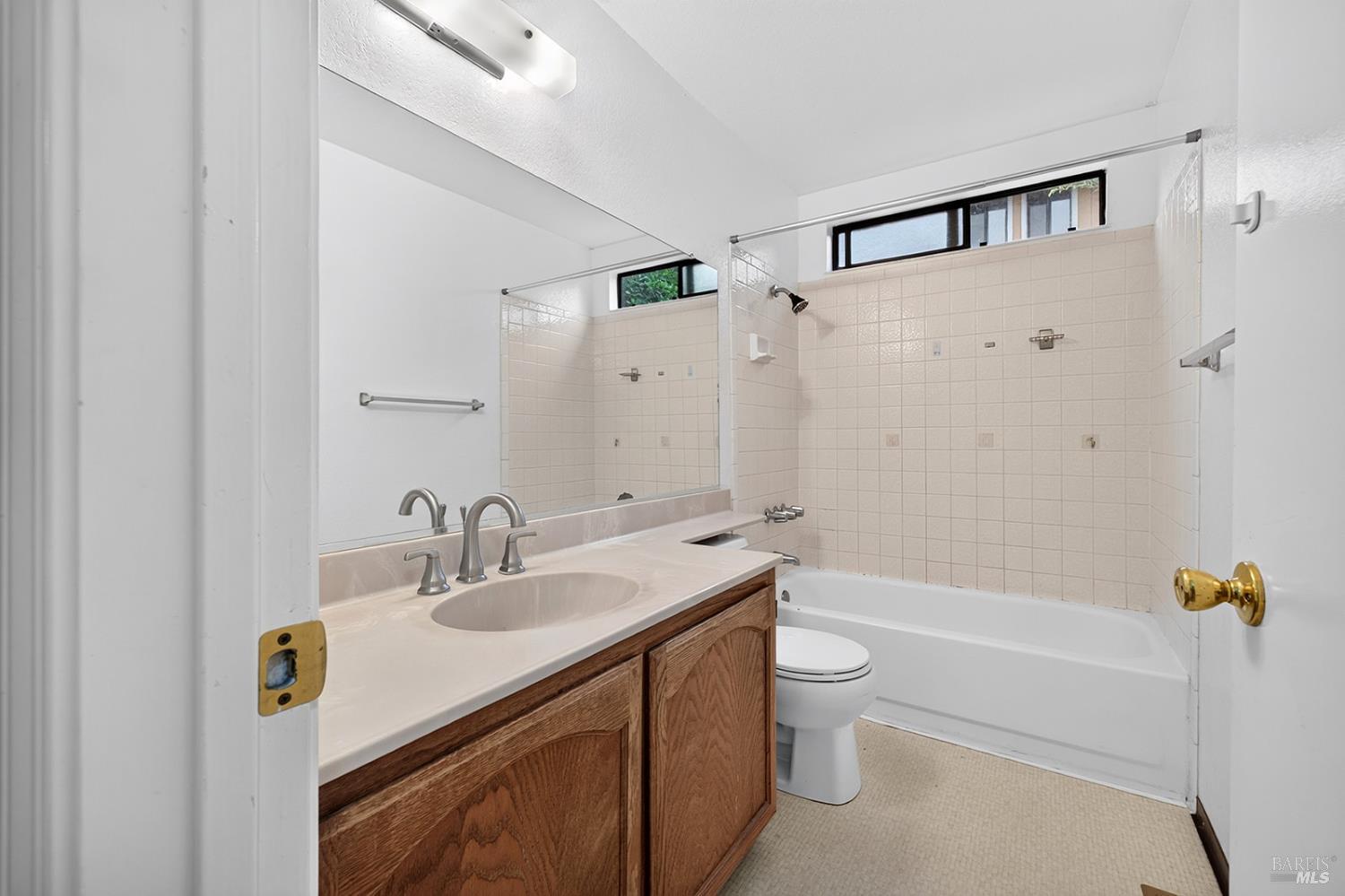527 Mallory Avenue Windsor CA 95492
