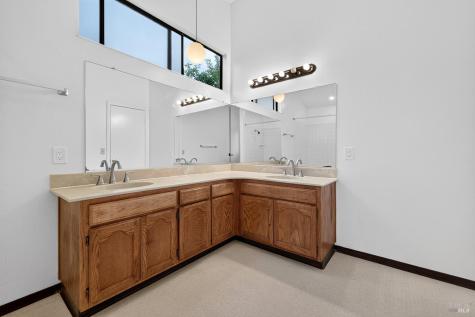 527 Mallory Avenue Windsor CA 95492