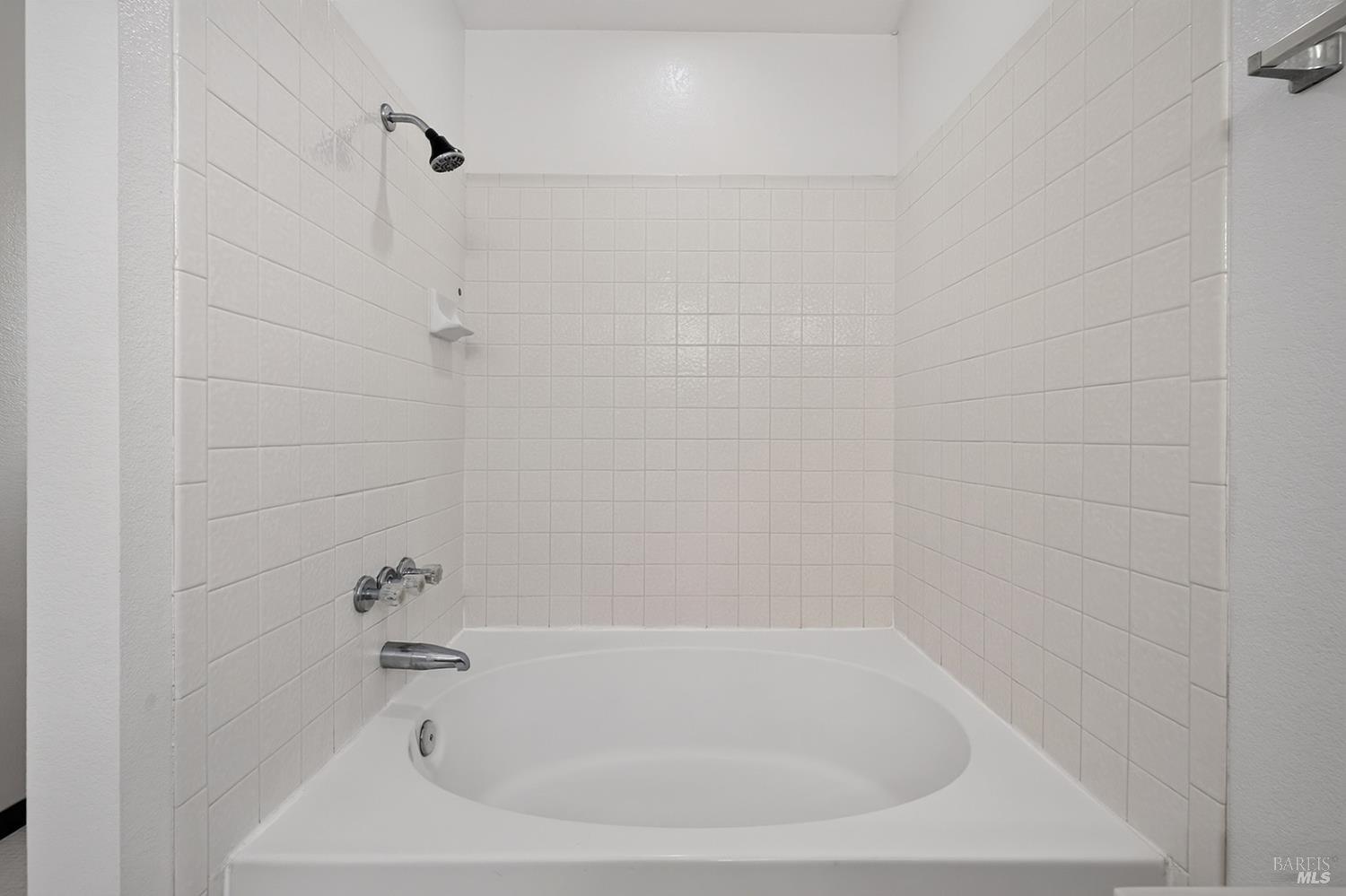 527 Mallory Avenue Windsor CA 95492