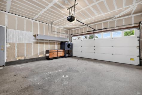 527 Mallory Avenue Windsor CA 95492