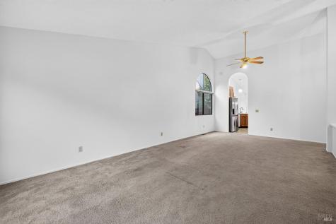 527 Mallory Avenue Windsor CA 95492