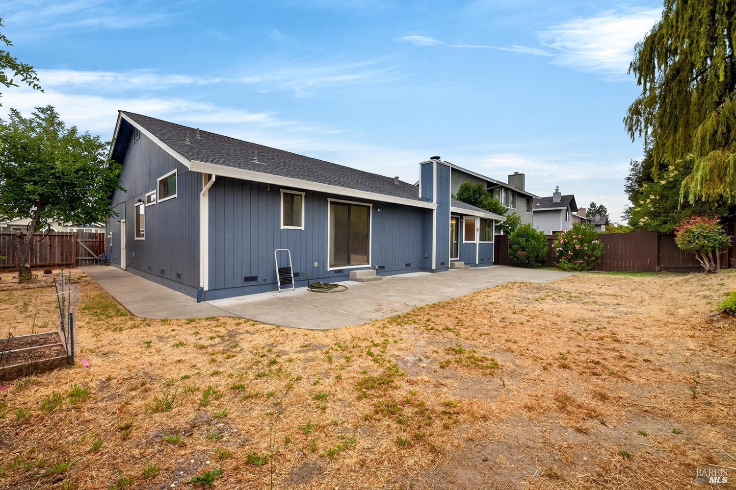 527 Mallory Avenue Windsor CA 95492