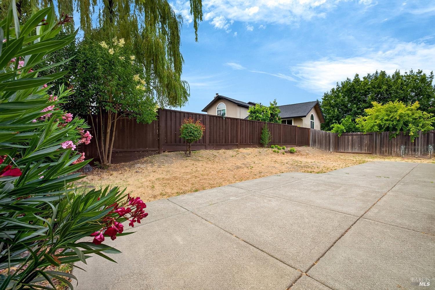 527 Mallory Avenue Windsor CA 95492