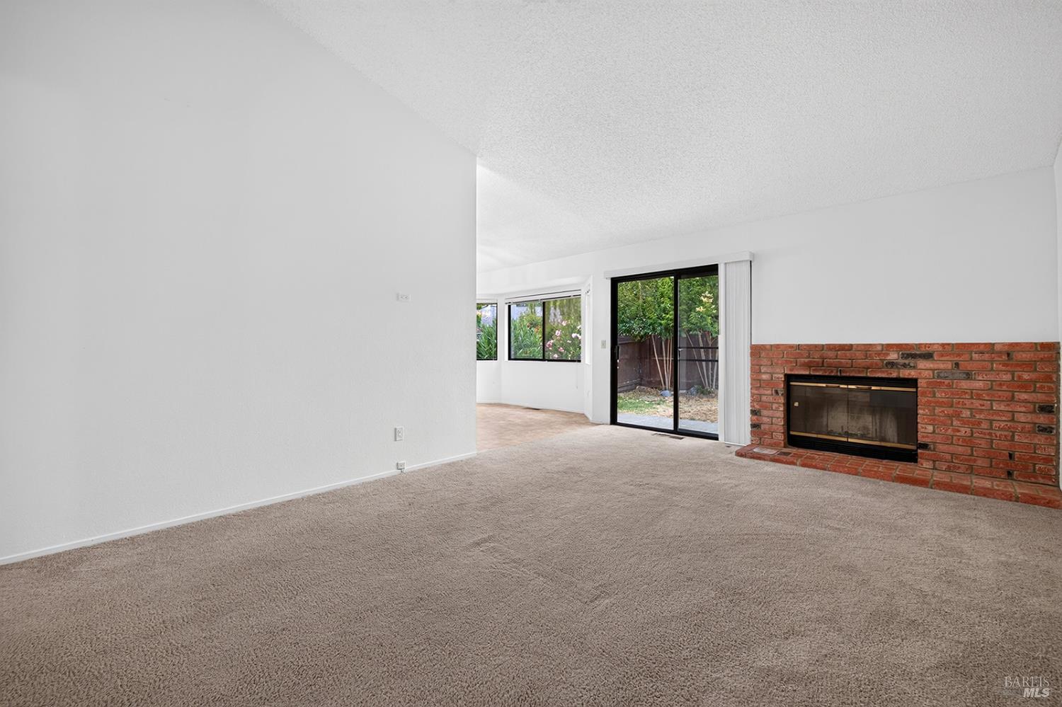 527 Mallory Avenue Windsor CA 95492