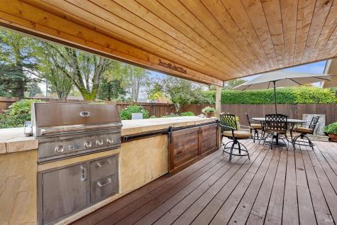 8091 Hill Drive Sebastopol CA 95472