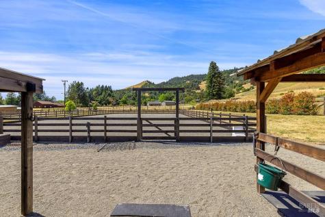 6577 Bennett Valley Road Santa Rosa CA 95404