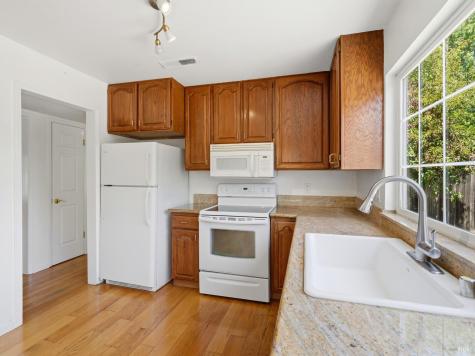 8460 Lancaster Drive Rohnert Park CA 94928