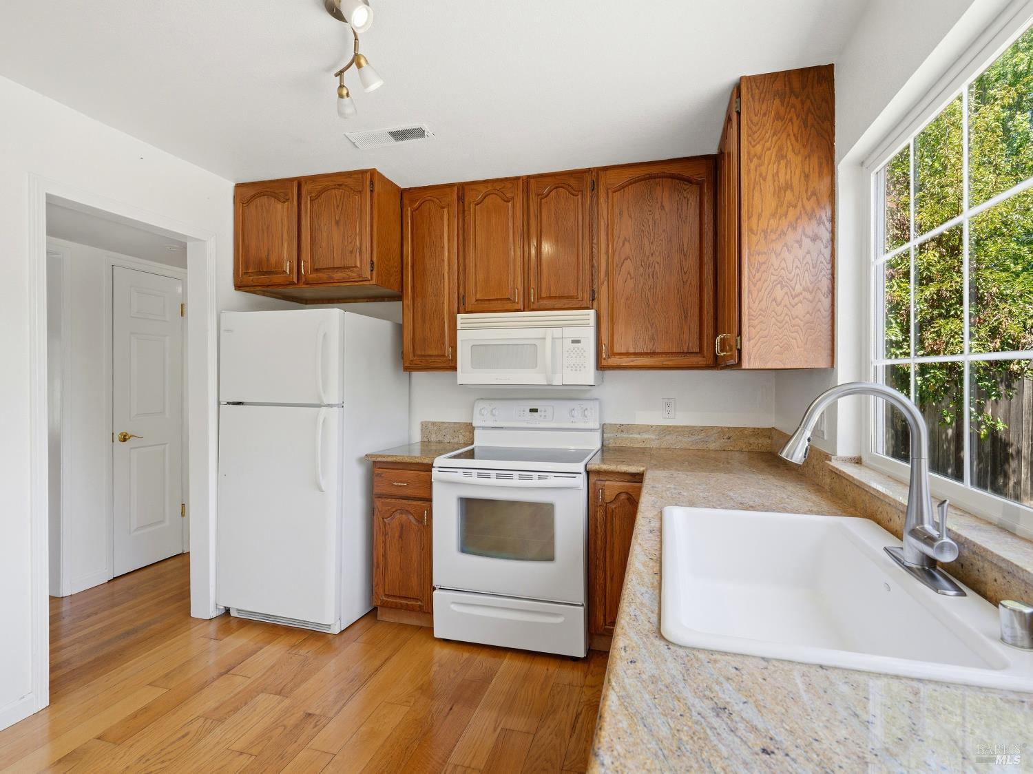 8460 Lancaster Drive Rohnert Park CA 94928