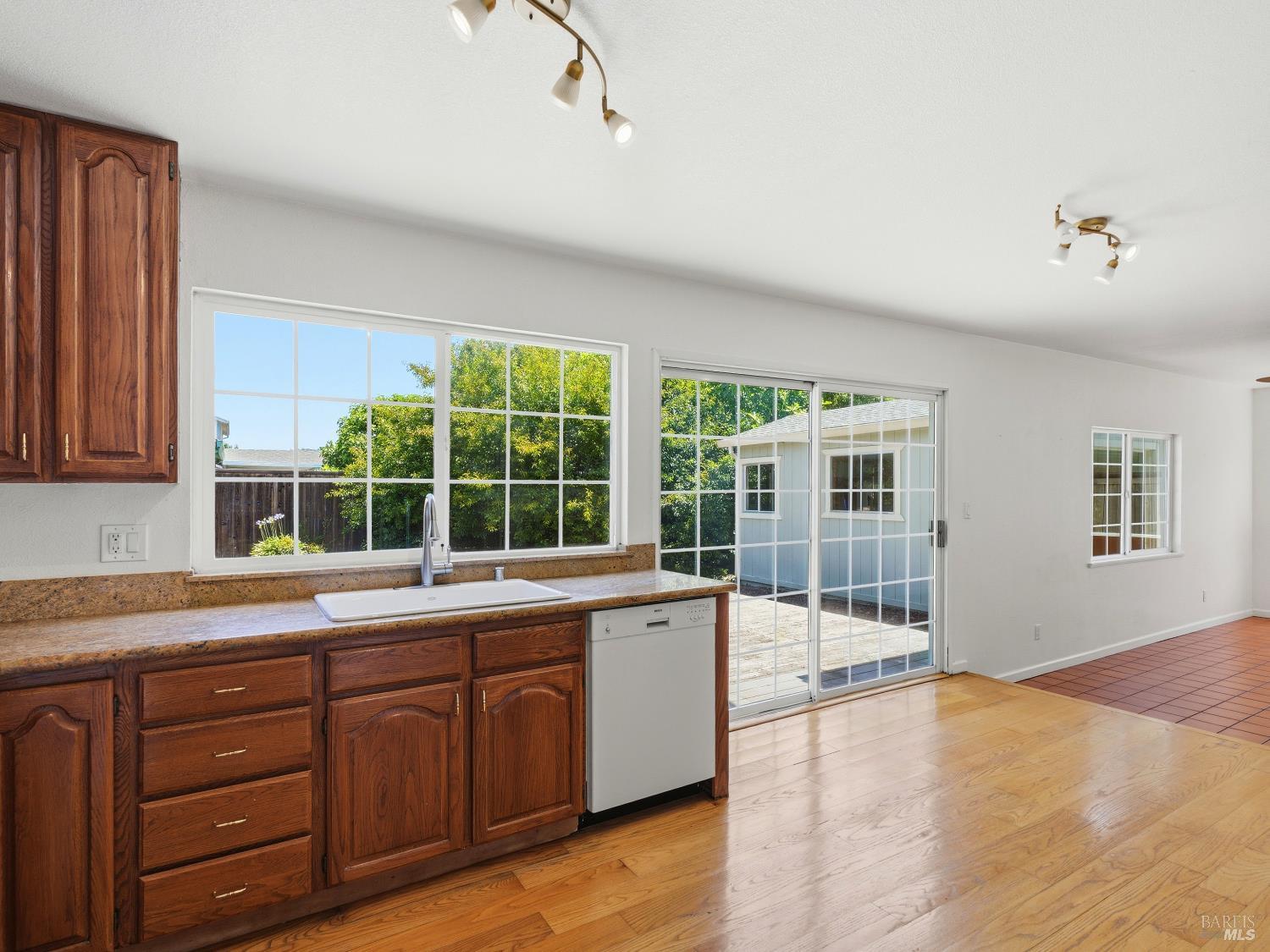 8460 Lancaster Drive Rohnert Park CA 94928