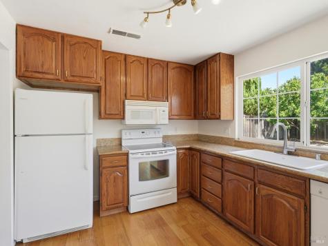 8460 Lancaster Drive Rohnert Park CA 94928