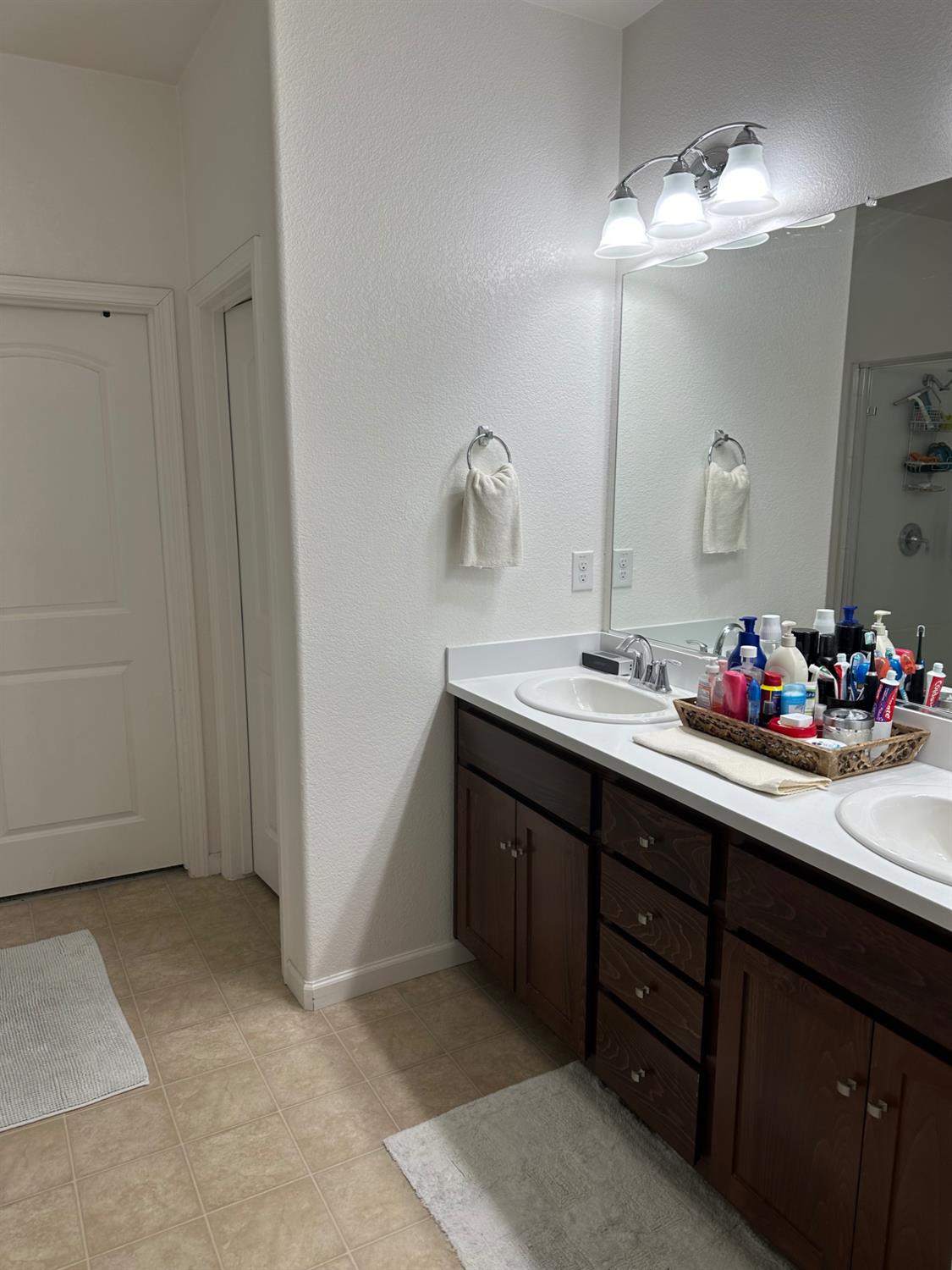 4515 Lerino Walk Sacramento CA 95823