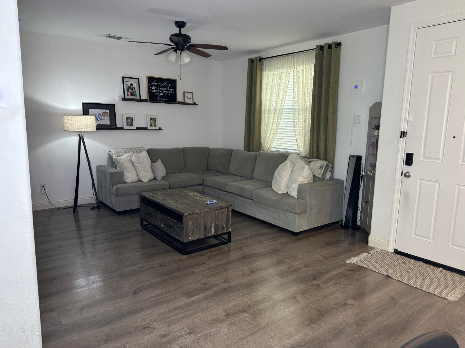 4515 Lerino Walk Sacramento CA 95823