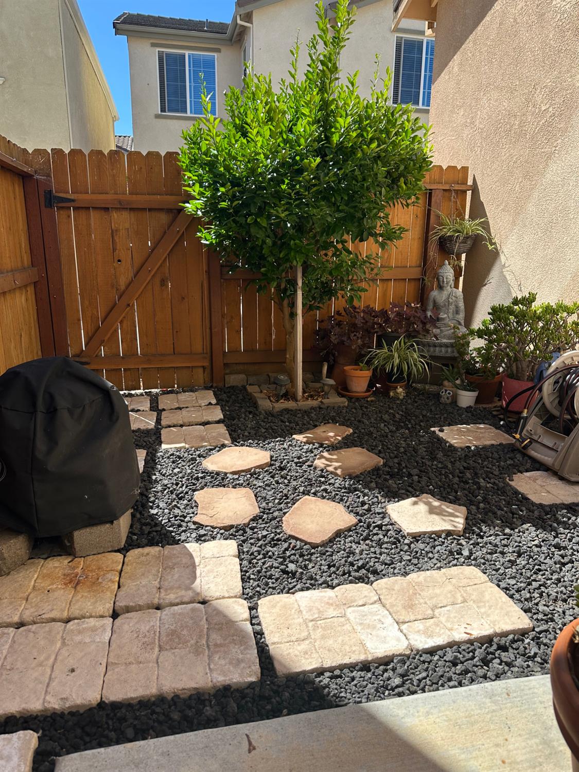 4515 Lerino Walk Sacramento CA 95823
