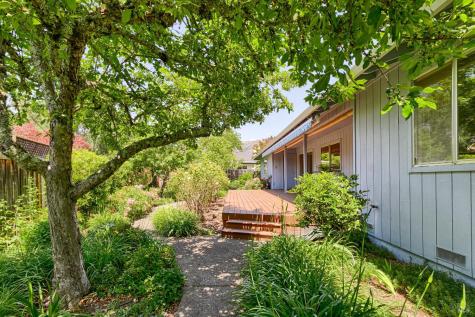 8817 Hood Mountain Circle Santa Rosa CA 95409