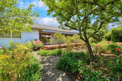 8817 Hood Mountain Circle Santa Rosa CA 95409