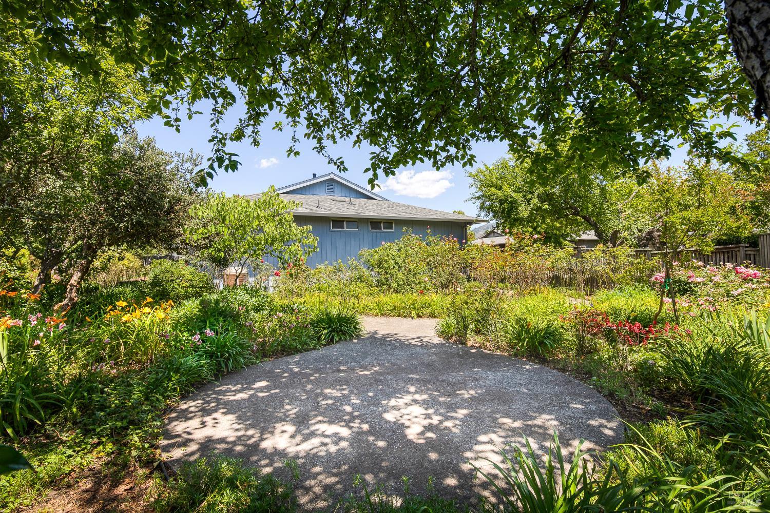8817 Hood Mountain Circle Santa Rosa CA 95409