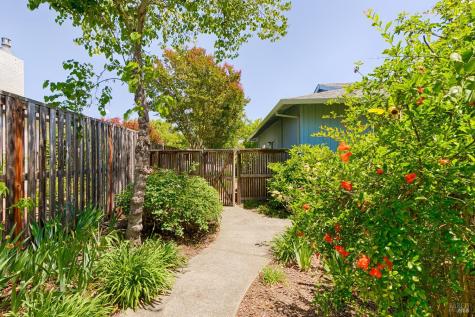 8817 Hood Mountain Circle Santa Rosa CA 95409