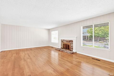 8817 Hood Mountain Circle Santa Rosa CA 95409