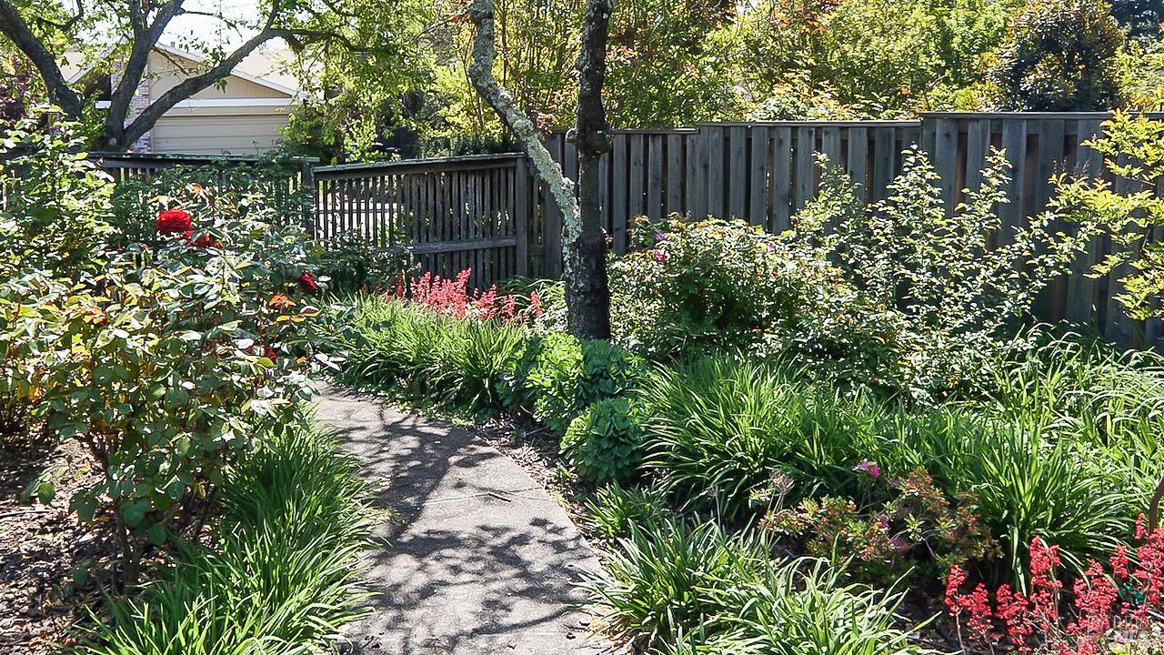 8817 Hood Mountain Circle Santa Rosa CA 95409