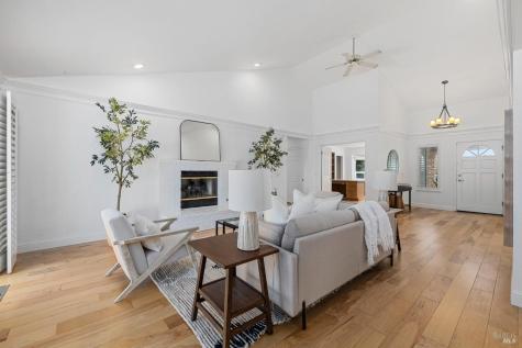 405 Crestridge Place Santa Rosa CA 95409