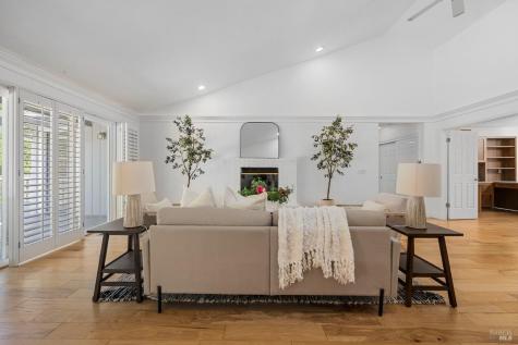 405 Crestridge Place Santa Rosa CA 95409