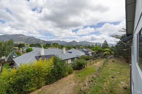 405 Crestridge Place Santa Rosa CA 95409