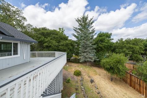 405 Crestridge Place Santa Rosa CA 95409