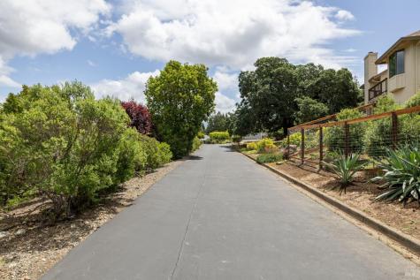 405 Crestridge Place Santa Rosa CA 95409