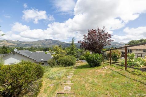 405 Crestridge Place Santa Rosa CA 95409