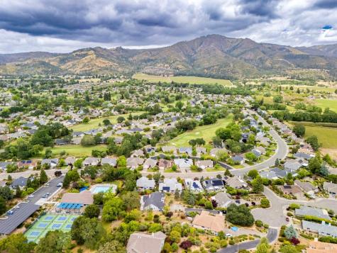 405 Crestridge Place Santa Rosa CA 95409