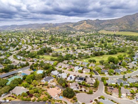 405 Crestridge Place Santa Rosa CA 95409