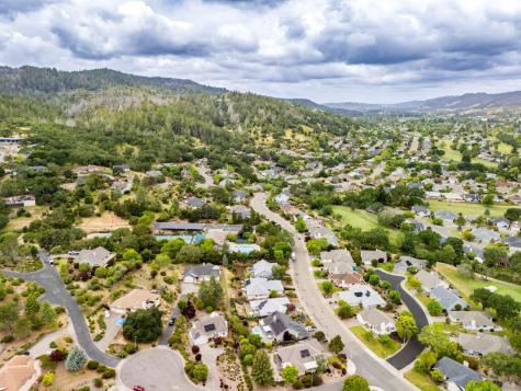 405 Crestridge Place Santa Rosa CA 95409