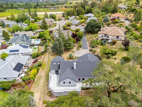 405 Crestridge Place Santa Rosa CA 95409