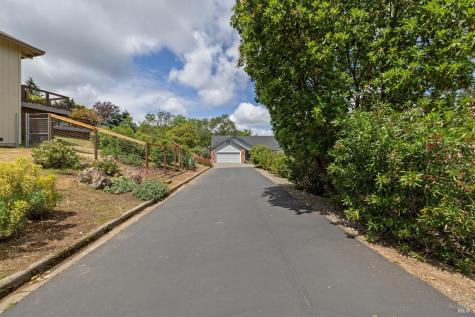 405 Crestridge Place Santa Rosa CA 95409